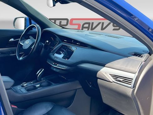 Used 2022 Cadillac XT4 Premium Luxury w/ Safety Alert Package FWD image 27