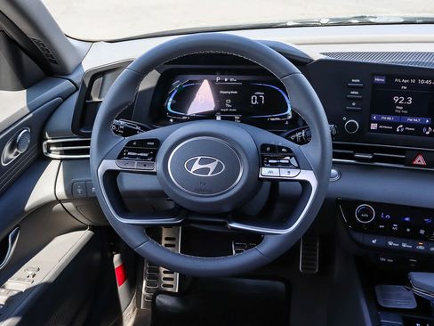 New 2026 Hyundai Elantra SEL Sport FWD image 18