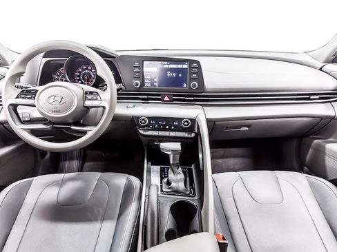 Used 2023 Hyundai Elantra SEL image 16