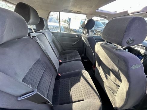 Used 2001 Volkswagen Golf GLS FWD image 12
