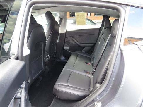 Used 2023 Tesla Model Y Performance AWD/4WD image 18