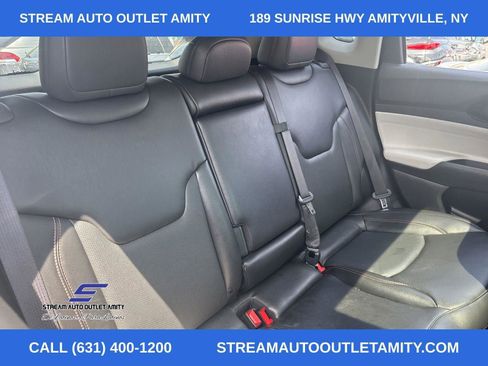 Used 2022 Jeep Compass Limited w/ Sun and Sound Group image 12