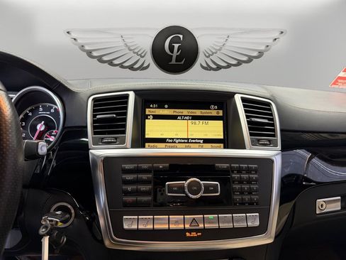 Used 2012 Mercedes-Benz ML 63 AMG 4MATIC w/ Driver Assistance Pkg image 21