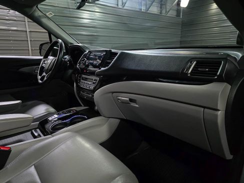 Used 2021 Honda Pilot Touring image 12