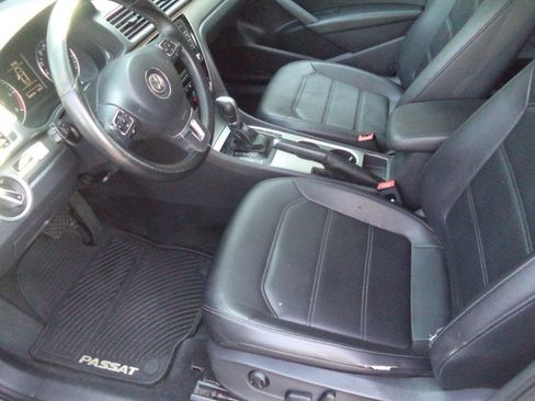 Used 2015 Volkswagen Passat TDI SE image 8