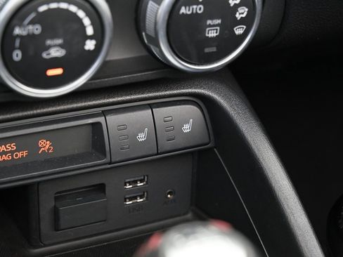 Used 2018 MAZDA MX-5 Miata RF Grand Touring image 27