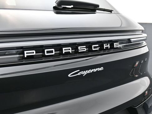 New 2026 Porsche Cayenne AWD/4WD image 14
