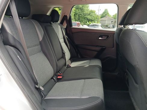 Used 2022 Nissan Rogue SV FWD image 13
