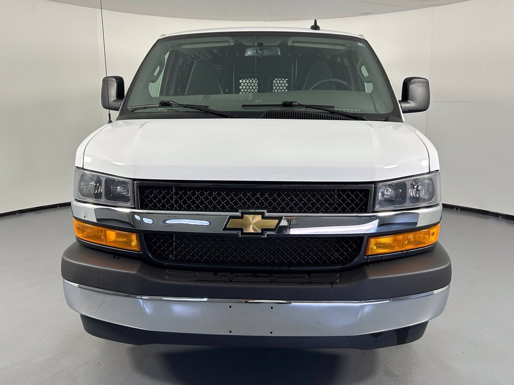 Used 2025 Chevrolet Express 2500 w/ Driver Convenience Package RWD image 2