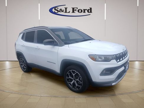 Used 2025 Jeep Compass Limited AWD/4WD image 7