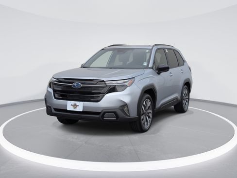 Used 2025 Subaru Forester Touring w/ Protection Package AWD/4WD image 3