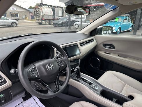 Used 2017 Honda HR-V EX image 16