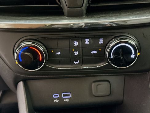 Used 2025 Buick Encore GX Preferred FWD image 23