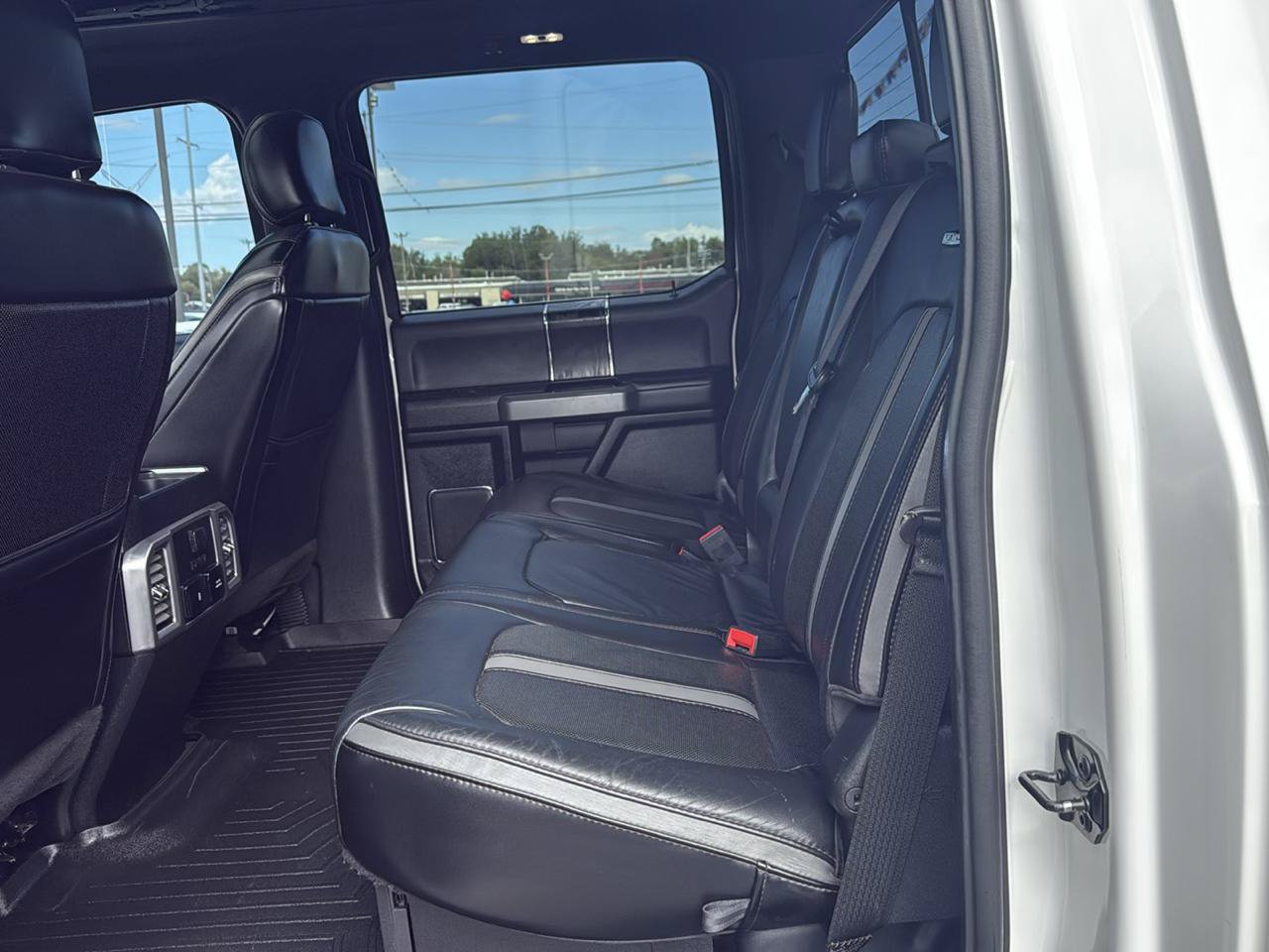 Used 2019 Ford F250 Platinum w/ Platinum Ultimate Package AWD/4WD image 16