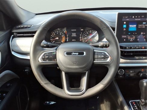 Used 2024 Jeep Compass Latitude AWD/4WD image 18