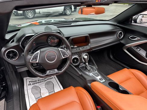 Used 2017 Chevrolet Camaro SS RWD image 28