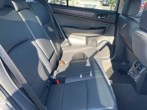 Used 2019 Subaru Outback 2.5i Limited AWD/4WD image 13