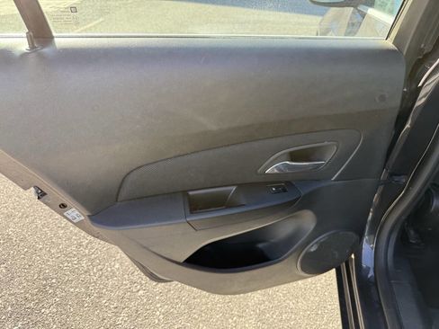 Used 2015 Chevrolet Cruze LT image 13