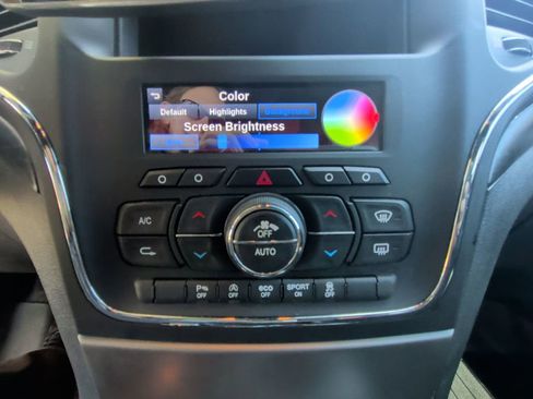 Used 2018 Jeep Grand Cherokee Altitude image 20