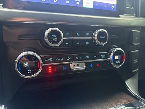 Used 2021 Ford F150 Lariat image 35