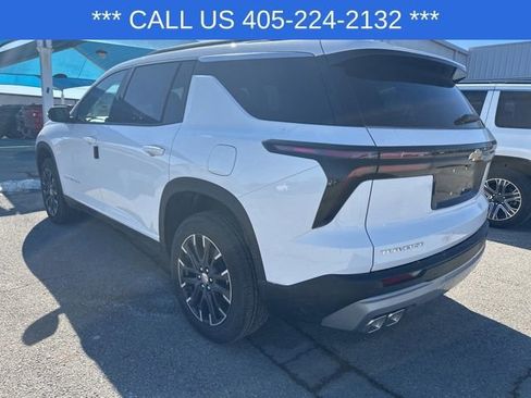 New 2026 Chevrolet Traverse LT image 3