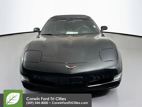 Used 2004 Chevrolet Corvette Convertible w/ Preferred Equipment Group RWD image 4