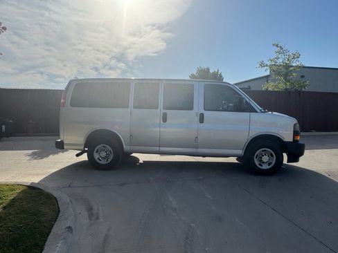 Used 2019 Chevrolet Express 2500 LS w/ Driver Convenience Package RWD image 2