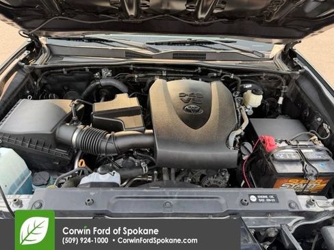 Used 2017 Toyota Tacoma Limited w/ Tow Package AWD/4WD image 35