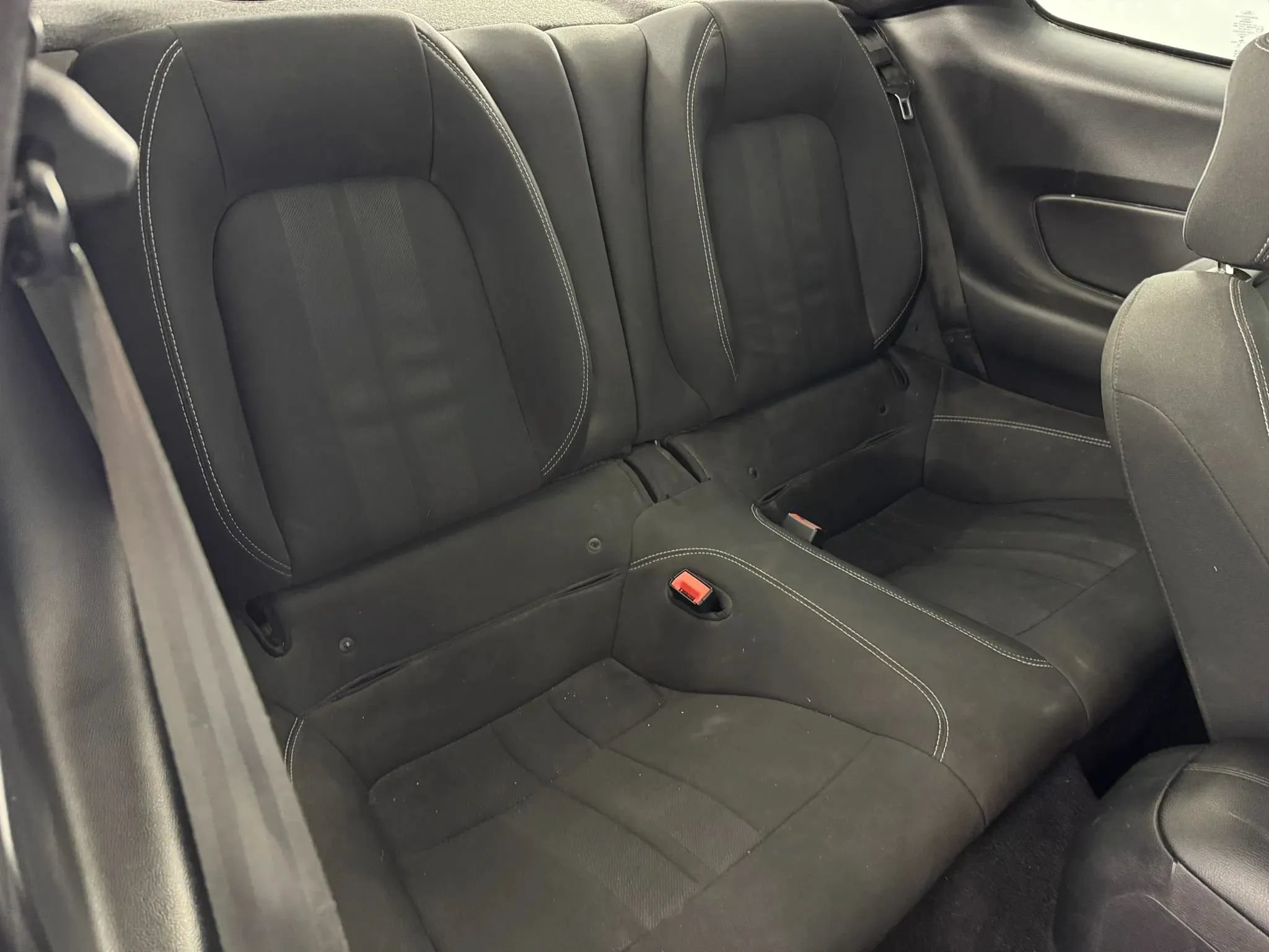 Used 2020 Ford Mustang Coupe RWD image 28