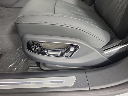 New 2026 Audi A8 L 3.0T AWD/4WD image 15