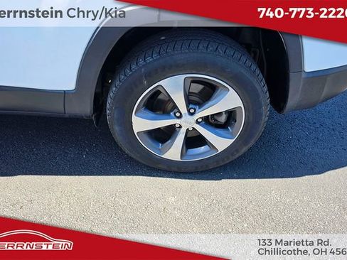 Used 2020 Jeep Cherokee Limited w/ Luxury Group AWD/4WD image 24