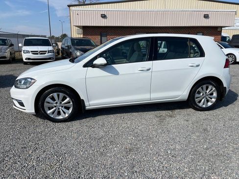 Used 2018 Volkswagen Golf SE image 1