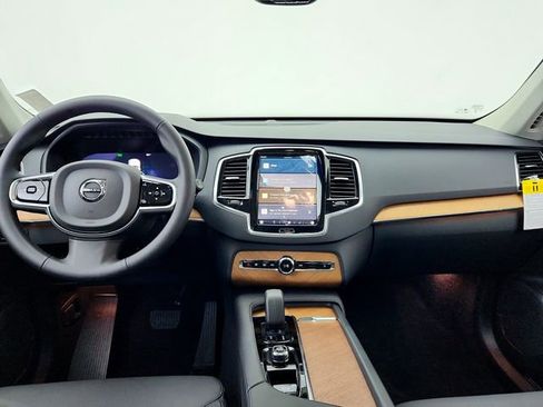 New 2025 Volvo XC90 B6 Plus w/ Protection Package Premier image 29