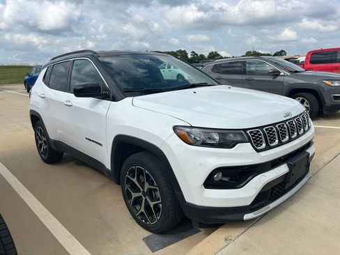 Used 2025 Jeep Compass Limited AWD/4WD image 14