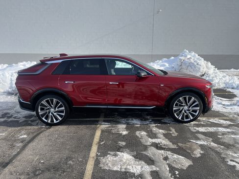 Used 2024 Cadillac Lyriq Luxury w/ LPO, Floor Liner Package image 7