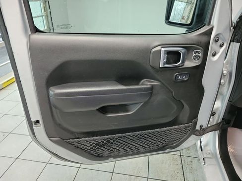 Used 2024 Jeep Wrangler Unlimited Sport AWD/4WD image 33