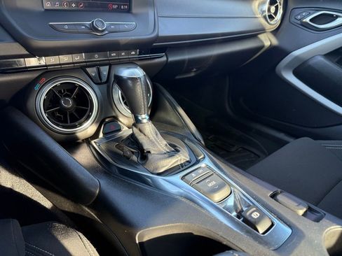 Used 2021 Chevrolet Camaro LT RWD image 18
