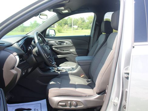 Used 2023 Chevrolet Traverse LT AWD/4WD image 17