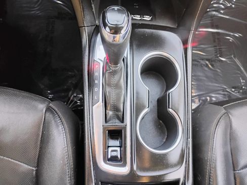 Used 2018 Chevrolet Equinox Premier image 19