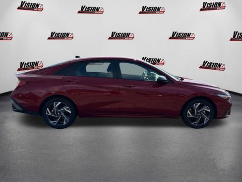 Certified 2025 Hyundai Elantra SEL FWD image 4