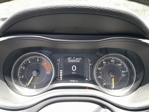Used 2019 Jeep Cherokee Latitude Plus AWD/4WD image 22