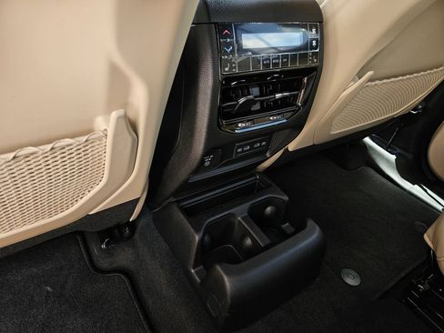 New 2026 Jeep Grand Cherokee L Limited AWD/4WD image 10