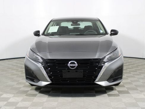 Used 2025 Nissan Altima 2.5 SV FWD image 31