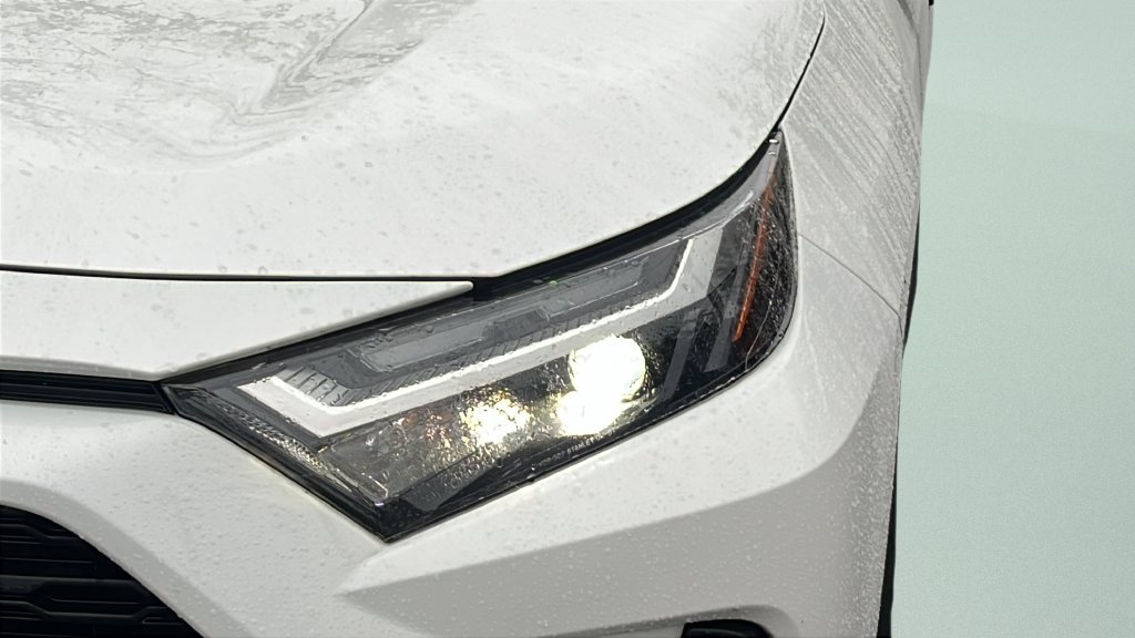 Used 2024 Toyota RAV4 XLE AWD/4WD image 25