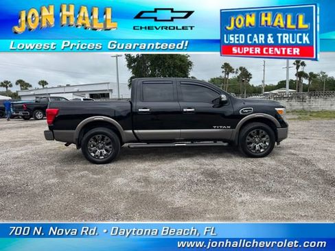 Used 2017 Nissan Titan Platinum Reserve image 15