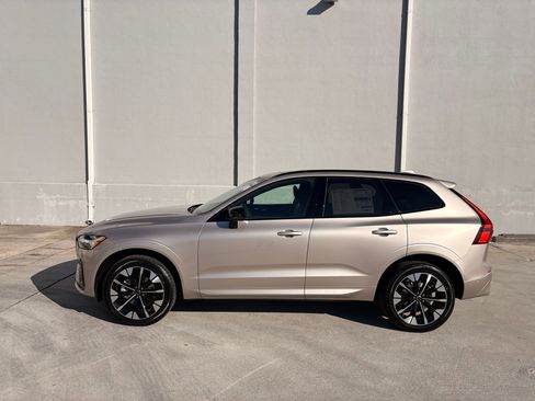 Used 2026 Volvo XC60 B5 Plus w/ Protection Package Premier AWD/4WD image 2