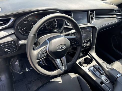 Certified 2025 INFINITI QX50 Luxe w/ Accent Package AWD/4WD image 11
