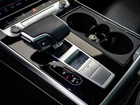 Used 2021 Audi Q8 Prestige image 33