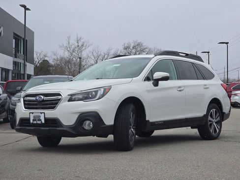 Used 2018 Subaru Outback 3.6R Limited image 14