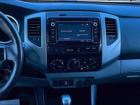 Used 2014 Toyota Tacoma PreRunner w/ TRD Sport Package image 10